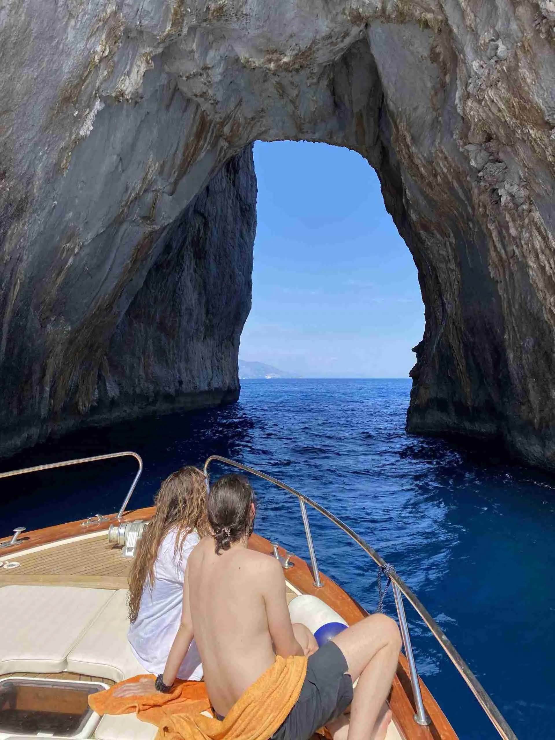 Tour in barca verso Capri